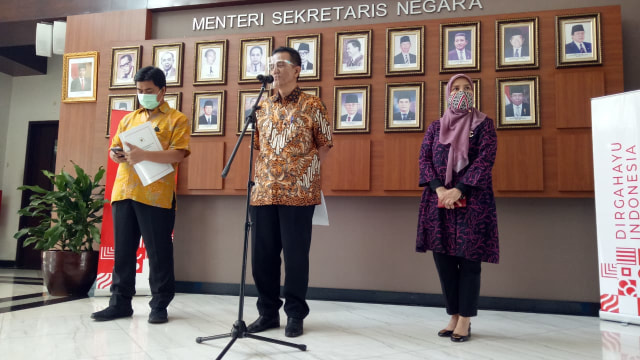 Konpres Pansel Ombudsman di Gedung Sekretariat Negara. Foto: Fahrian Saleh-kumparan 