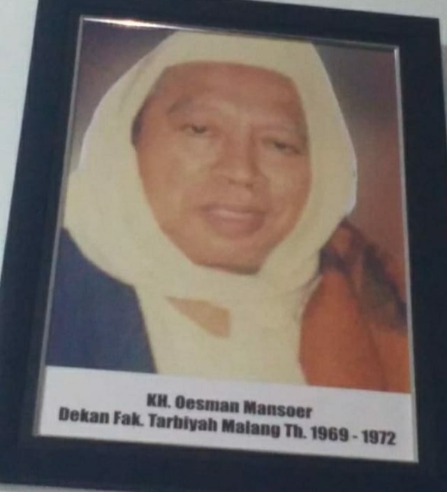 KH Oesman Mansoer, Dekan Fakultas Tarbiyah Malang Tahun 1969-1972. Fakultas Tarbiyah adalah cikal bakar berdirinya UIN Maliki Malang. Foto: dokumen