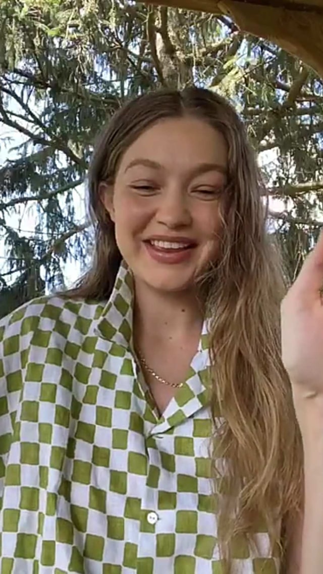 Gigi Hadid nyaman kenakan pakaian longgar selama hamil. Foto: Instagram/@gigihadid