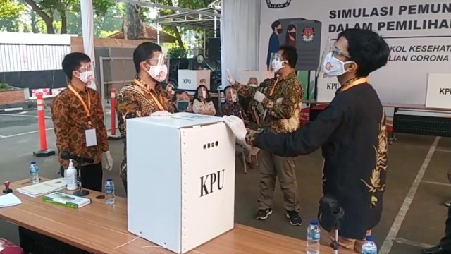 KPU menggelar simulasi pemungutan suara Pilkada 2020 di Kantor KPU, Jakarta Pusat. Foto: Facebook/@KPU RI