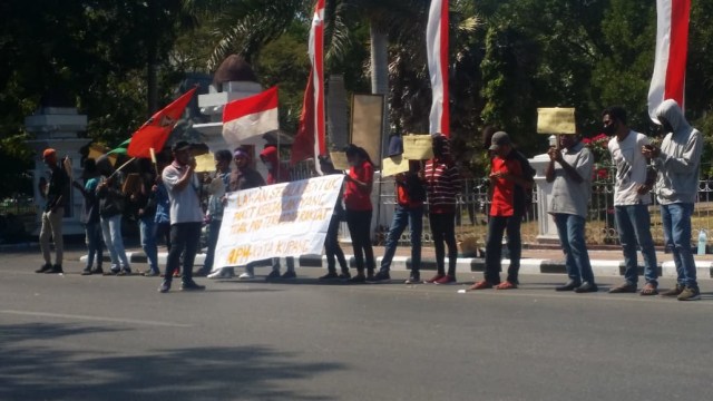 Aksi demo Aliansi Mahasiswa Kota Kupang, Rabu (22/7/2020). Foto: istimewa. 