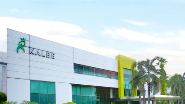 Gedung kantor PT Kalbe Farma Tbk. Foto: Kalbe