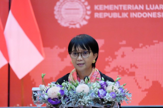 Menlu Retno Marsudi dalam konpers virtual Kemlu Kamis (23/7) Foto: Dok. Kemenlu