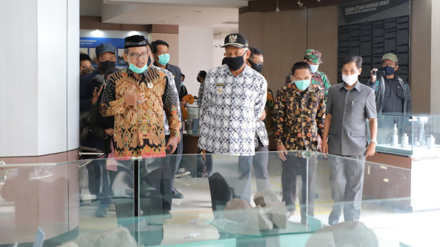 Bupati Sleman, Sri Purnomo menghadiri simulasi normal baru pembukaan Museum Gunung Api Merapi di Kabupaten Sleman. Foto: Dok. Humas Pemkab Sleman
