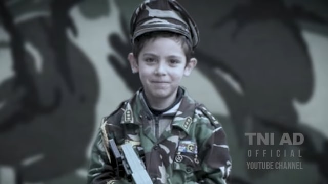 Enzo Zenz Allie semasa kecil. Foto: Tangkapan layar via Youtube/TNI AD