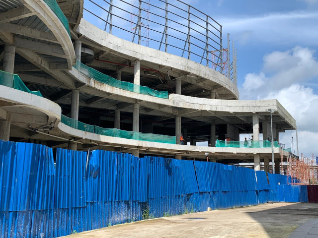 Pembangunan pusat perbelanjaan di Kabupaten Kubu Raya. 16 pekerja dari proyek tersebut dinyatakan positif COVID-19. Foto: Teri/Hi!Pontianak