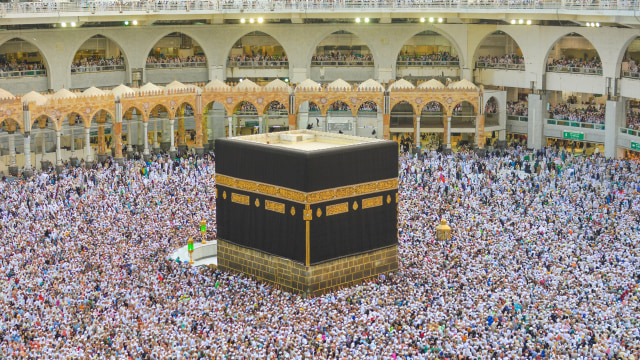 Kabah di Mekah. Foto: Unsplash.com/adliwahid