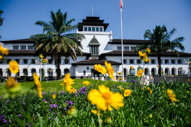Gedung Sate di Bandung, Jawa Barat, Senin (27/7/2020). Foto: NOVRIAN ARBI/ANTARA FOTO