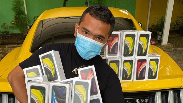 Pemilik PS Store, Putra Siregar. Foto: Instagram/@putrasiregarr17