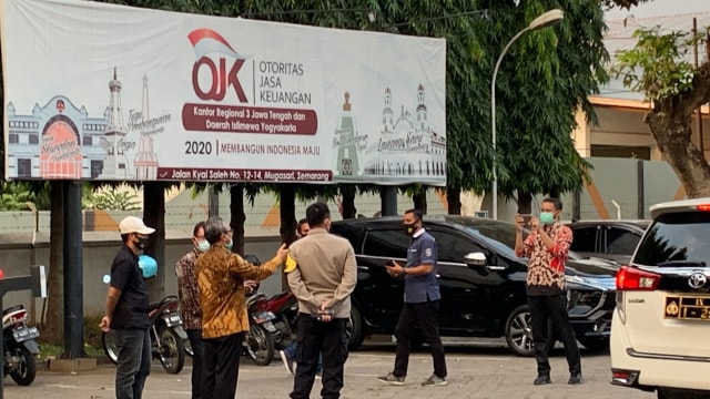 Gedung Otoritas Jasa Keuangan (OJK) Kanreg 3 Jawa Tengah dan DIY di Semarang. Foto: Afiati Tsalitsati/Kumparan