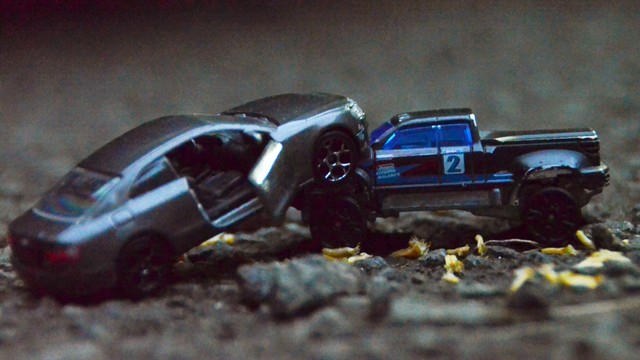 Ilustrasi kecelakaan mobil. Foto: Melly Meiliani/kumparan