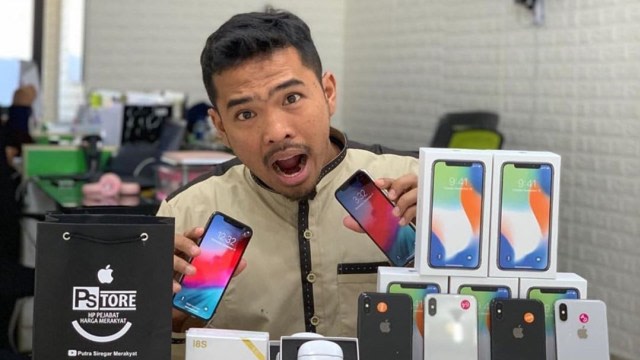 Pemilik PS Store, Putra Siregar. Foto: Instagram/@putrasiregarr17