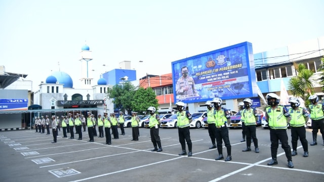Personel Korlantas Polri saat persiapan untuk mengamankan arus mudik Idul Adha 2020. Foto: Polri
