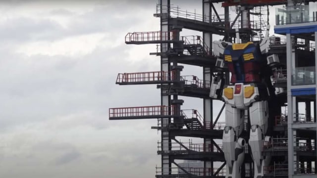 Robot gundam raksasa berukuran 18 meter. Foto: YouTube/Michael Overstreet