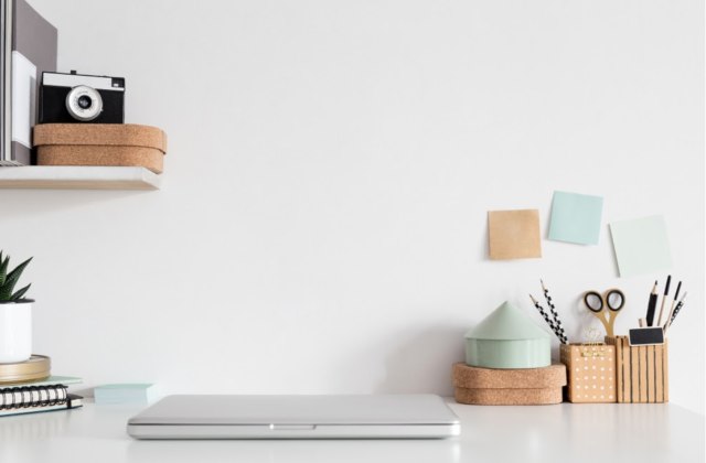 Ilustrasi meja belajar untuk belajar dan bekerja dari rumah Foto: Shutterstock