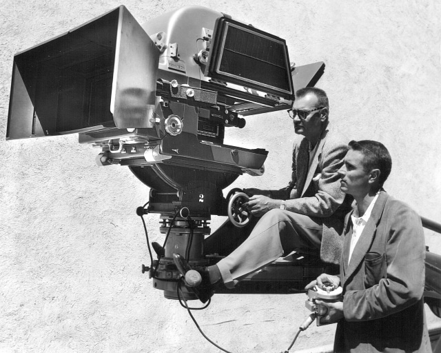 Fred J. Koenekamp (1922 - 2017), seorang sinematografer kelas dunia yang berhasil memenangi oscar berkat karyanya di film The Towering Inferno (1974)