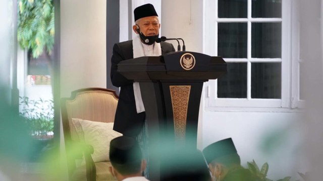 Wakil Presiden KH Ma'ruf Amin pimpin Khotbah Salat Idul Adha di Kediaman dinasnya di Jalan Diponegoro, Jakarta.  Foto: Dok. Setwapres