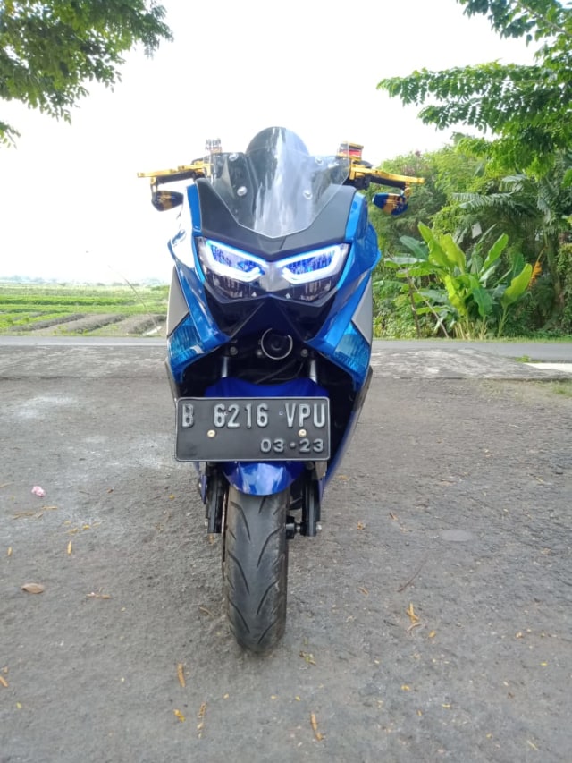 Model lampu depan all new Yamaha NMax terpasang di Yamaha NMax lawas. Foto: Eki Tegal Custom