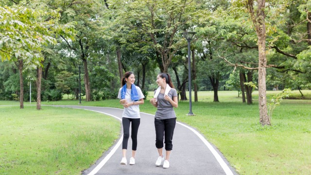Ilustrasi jalan kaki. Foto: Shutterstock
