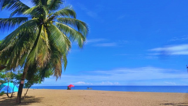 Potret Pantai Minanga di Gorontalo Utara, Populer di Tengah Pandemi COVID-19. Minggu, (2/8). Foto: Dok banthayoid (Rahmat Ali)