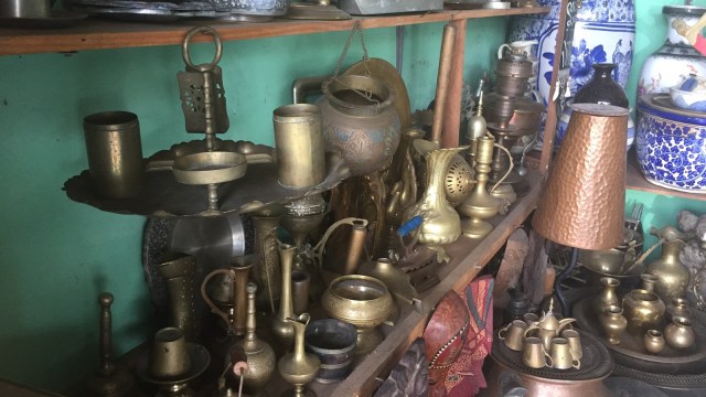 Ilustrasi barang-barang antik. Foto: kumparan