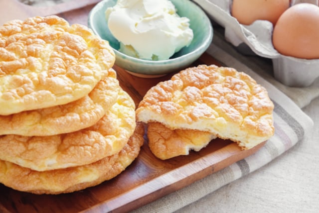 Cloud Bread, roti awan yang sedang viral di TikTok. Foto: SewCream