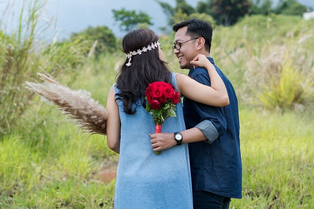 Ilustrasi Memberikan ucapan ulang tahun pernikahan paling romantis. Foto: Pixabay