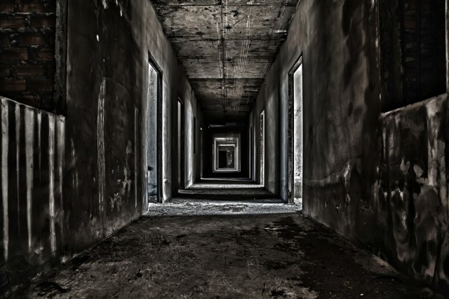 Ilustrasi rumah hantu. Foto: Shutter Stock