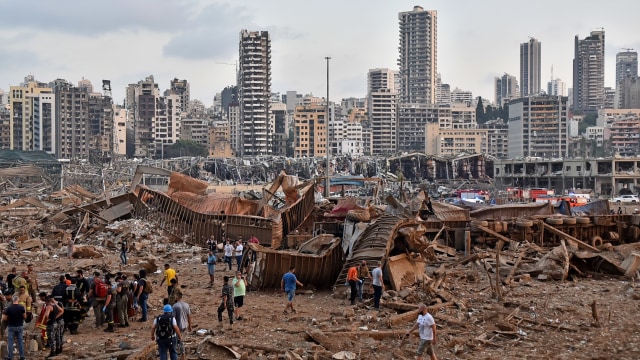 Sisa-sisa ledakan di Lebanon. Foto: STR/AFP