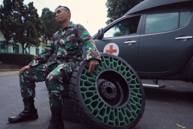 Ban tanpa udara karya Poltekad. Foto: dok. tangkapan layar Youtube/TNI AD