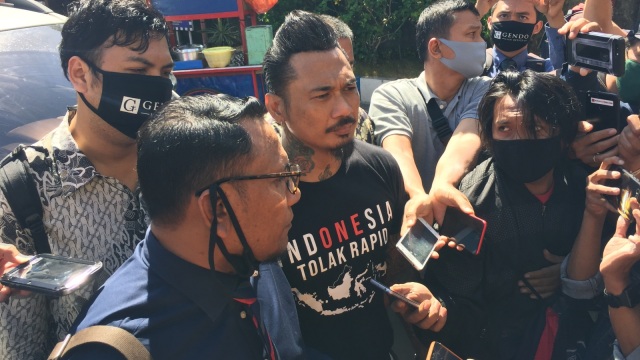Drummer SID jerinx di Polda Bali, Kamis (6/8). Foto: Denita BR Matondang/kumparan