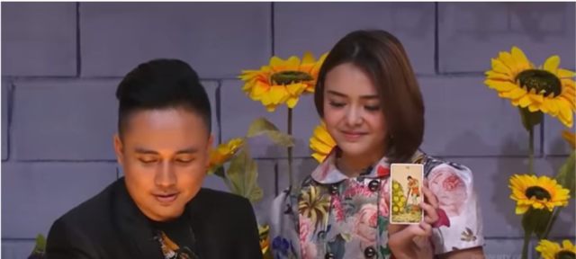 Denny Darko dan Amanda Manopo. (Foto youtube chanel Trans TV)