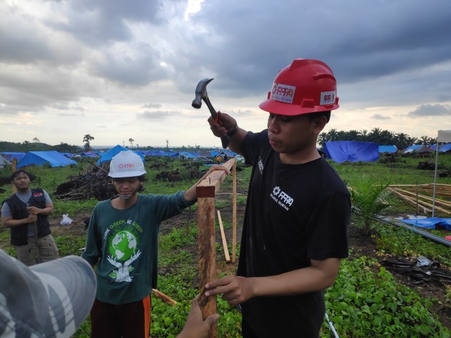 Tenda Tahfidz untuk Korban Banjir Masamba