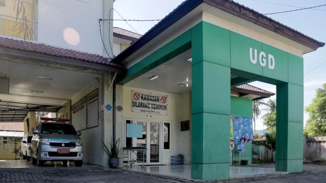 Puskesmas Ingin Jaya, Aceh Besar, yang ditutup karena corona. Foto: Suparta/acehkini