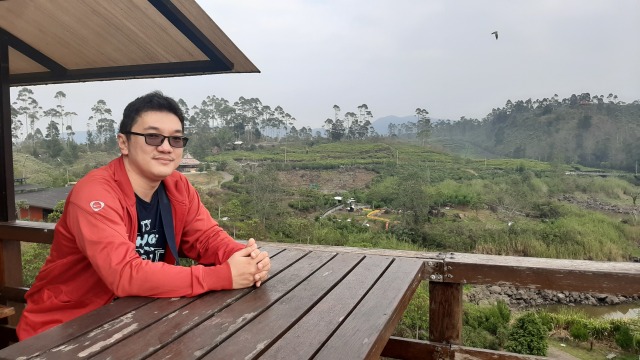 apt. Hartono, S.Farm