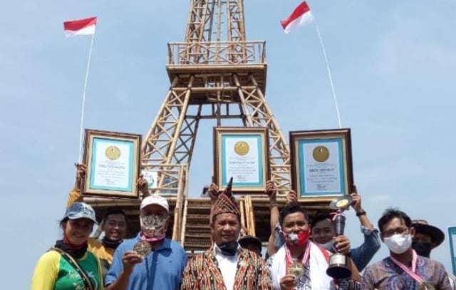 Miniatur Menara Eiffel dari Bambu Ini Raih Pengharaan dari LEPRID