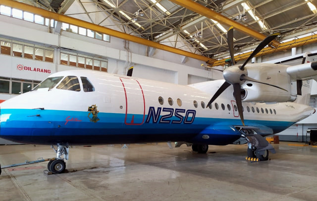 Pesawat N250 Gatotkoco rancangan Habibie yang masih tersimpan di PT Dirgantara Indonesia (DI) Bandung, Jawa Barat. Foto: Rachmadi Rasyad/kumparan