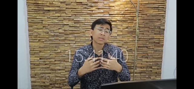 YouTuber Turah Parthayana, saat memberikan klarifikasi soal dugaan pelecehan seksual di akun YouTubenya. Foto: Birgita.