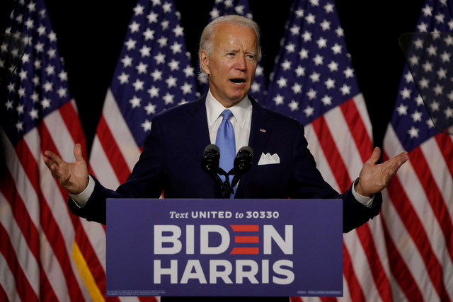Calon presiden dari Partai Demokrat, Joe Biden tampil di acara kampanye di Alexis Dupont High School di Wilmington, AS. Foto: Carlos Barria/Reuters