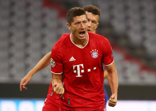 Striker Bayern Munchen Robert Lewandowski bakal menjadi ancaman Barcelona di perempat final Liga Champions. Foto: Michael Dalder/REUTERS