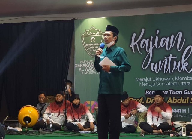 Ustaz Abu Somad saat mengisi tausiyah yang gelar Gerakan Pemuda Al Washliyah di Kota Medan Foto: Istimewa