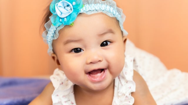 Ilustrasi bayi tumbuh gigi. Foto: Shutter Stock