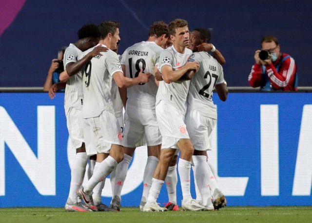 Selebrasi pemain Bayern Muenchen saat pertandingan melawan Barcelona. Foto: Manu Fernandez/Reuters