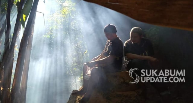 Salah satu spot berfoto indah di dalam goa baduy dengan pencahayaan alami dari celah celah bebatuan | Sumber Foto:DOK Diskominfosan Kabupaten Sukabumi