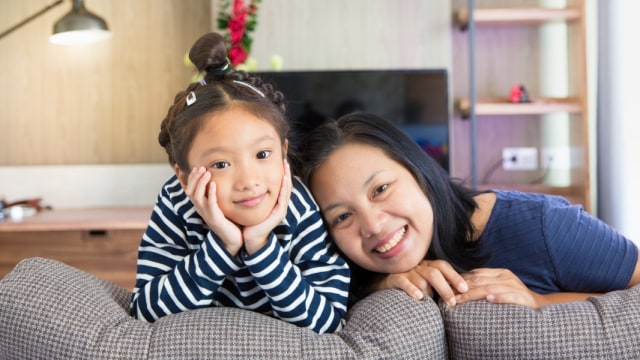 Ilustrasi ibu dengan anak. Foto: Shutterstock