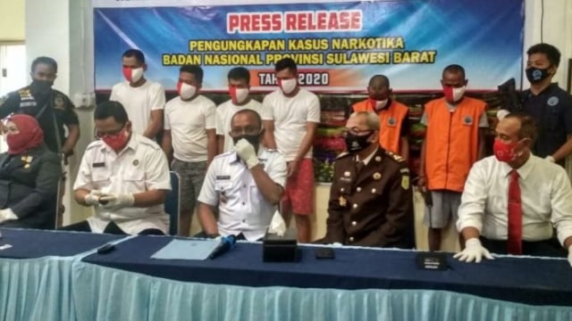 Pengungkapan kasus narkoba yang disinyalir dari Malaysia oleh BNN Provinsi Sulawesi Barat. Foto: Dok. Istimewa