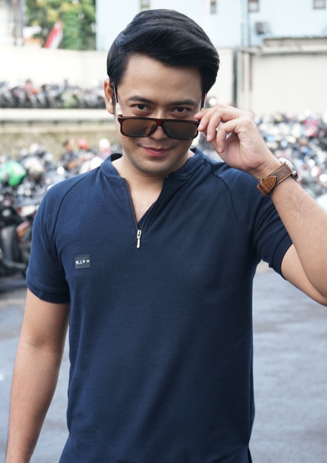 Artis Kriss hatta saat ditemui di kawasan Tendean, Jakarta, Selasa, (18/8 Foto: Ronny