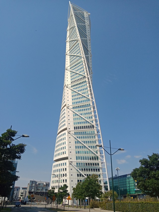 Turning Torso di Swedia. Foto: Daniel Chrisendo/kumparan