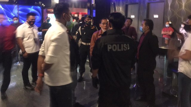 Bareskrim Polri grebek tempat karaoke di Tangerang Selatan. Foto: Dok. Istimewa