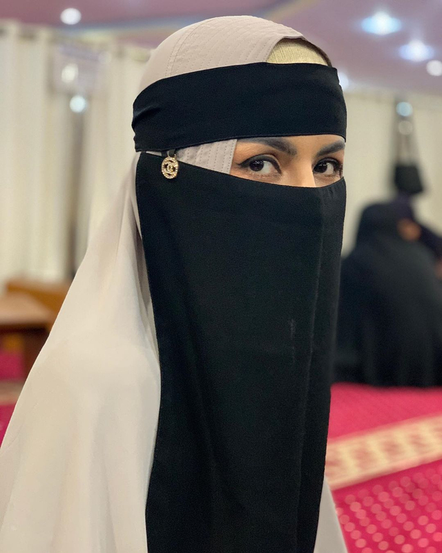 Five Vi hijrah dan bercadar. Foto: Instagram/@Five Vi